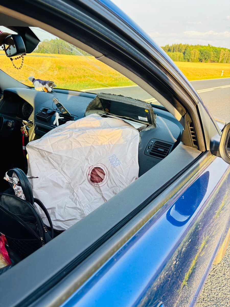Prodám Volvo V50 sport po nehodě - 10