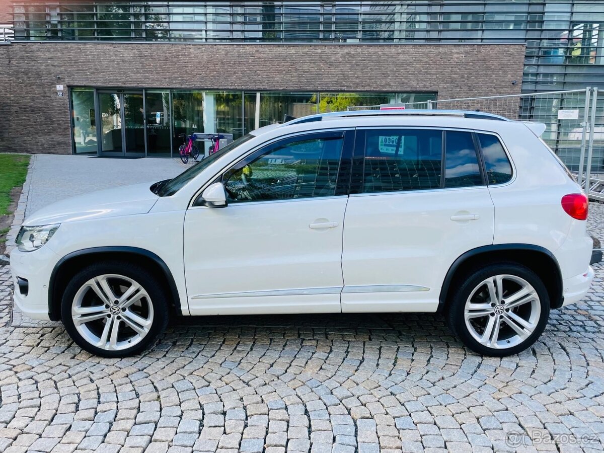 Volkswagen Tiguan 2.0TSI 4x4 AUT KAM SERVISKA TAŽNÉ NEZAV.T - 10