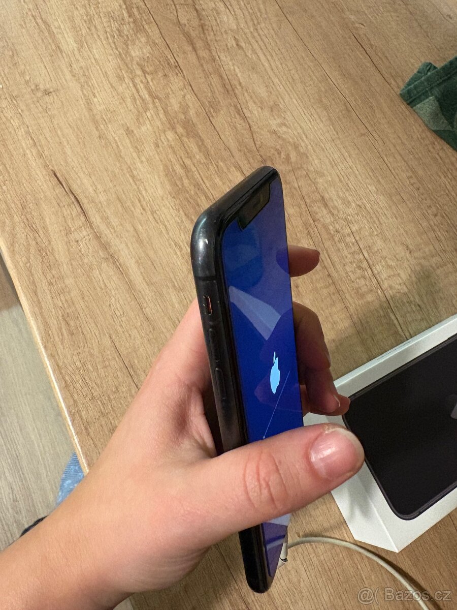 Predám iPhone 11 128gb - 10