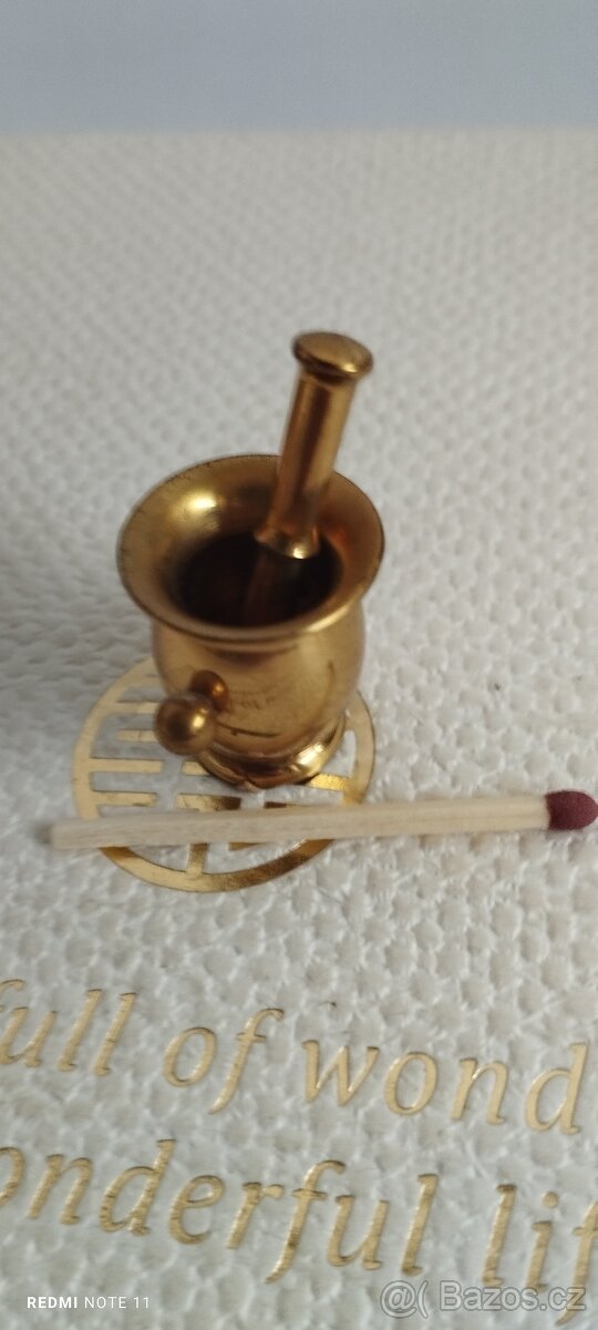 Mosazné miniaturky cca 11ks - 10