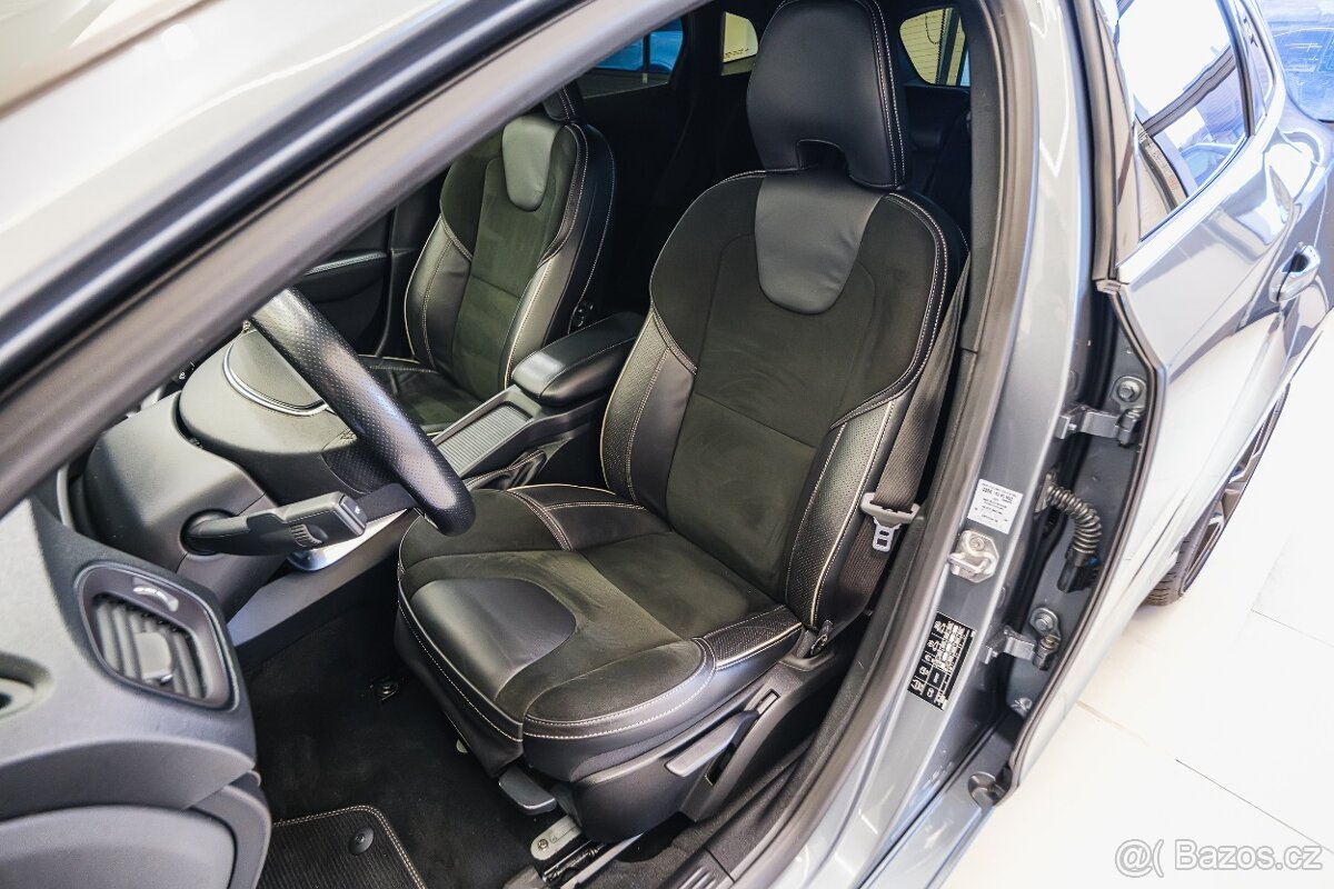 Volvo V40 2018 D3 110kW R-design nez.topení,LED,tažné zař. - 10