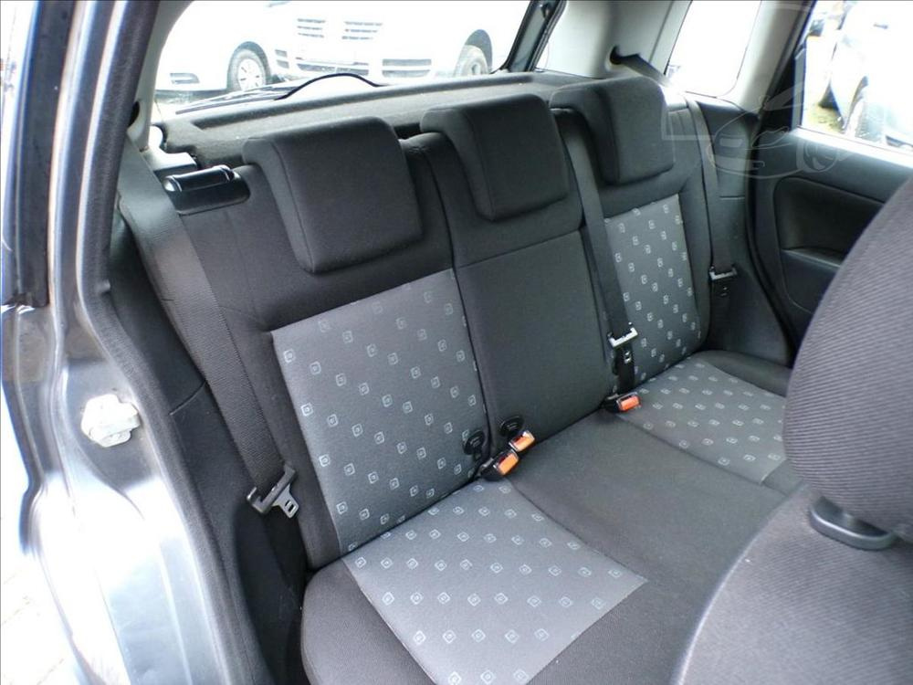 Ford Fiesta 1,3 i KLIMATIZACE - 10