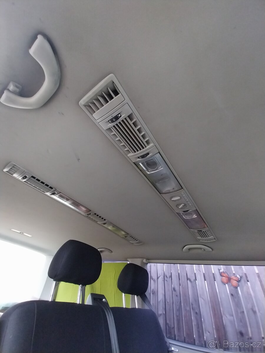 Volkswagen Caravelle Long 2.0 TDI (2011) - 10