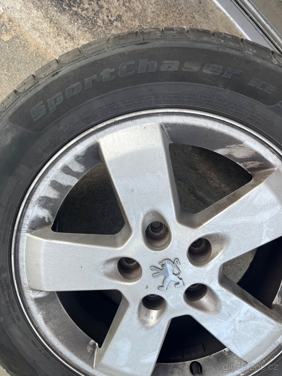 Pneu 205 /60 R16 - 10