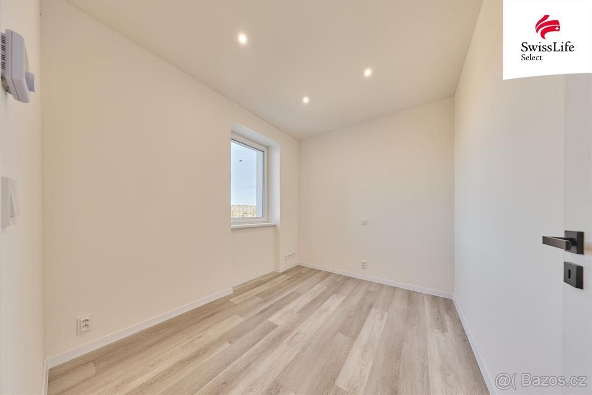 Prodej bytu 4+1 93 m2 Lesní, Trutnov - 10