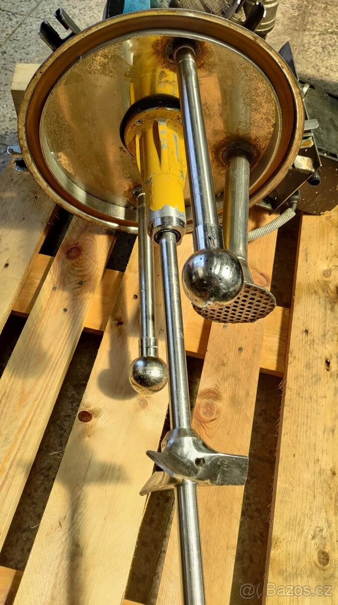 Transportní míchaný zásobník 1000 Ltr - 10