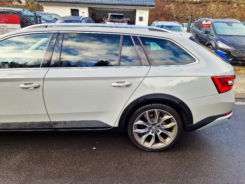 ŠKODA Superb SCOUT, 2.0 TDi (147 kW), 4x4, webasto, tažné - 10