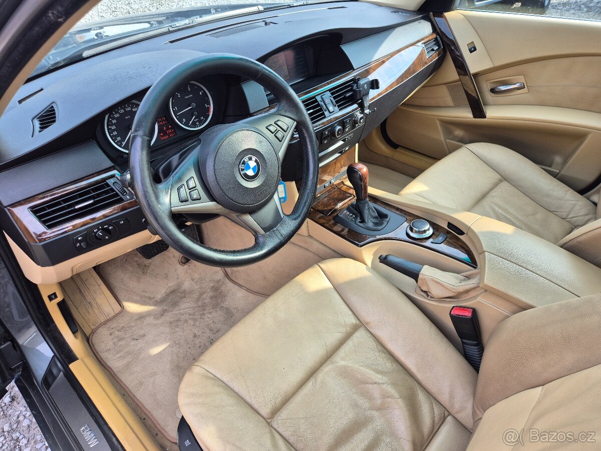 BMW E61,530d,170KW,NAVI,XENON,KŮŽE,PANORAMA,PLNÝ SERVIS - 10