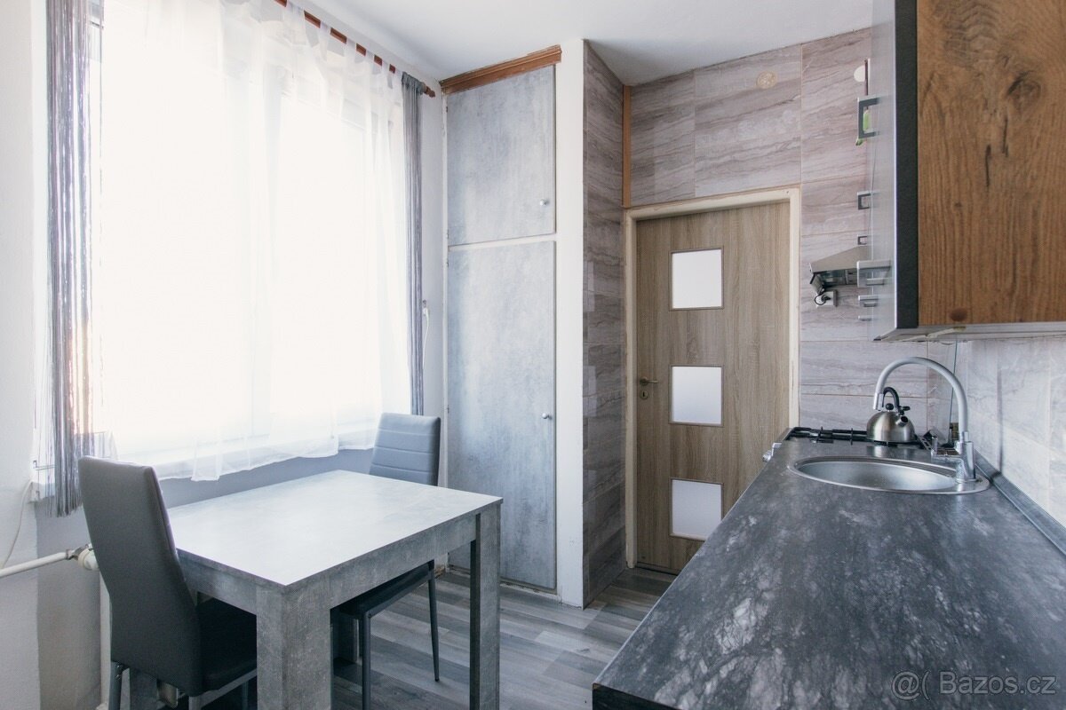Prodej bytu 3+1 Aš - 10