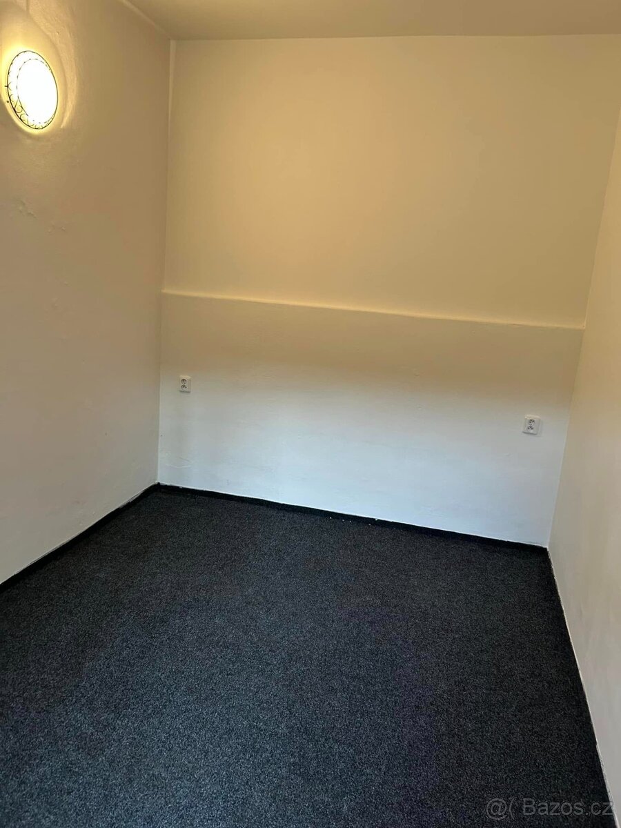 Nabízíme k pronájmu dva byty 2kk v Jemnici. - 10