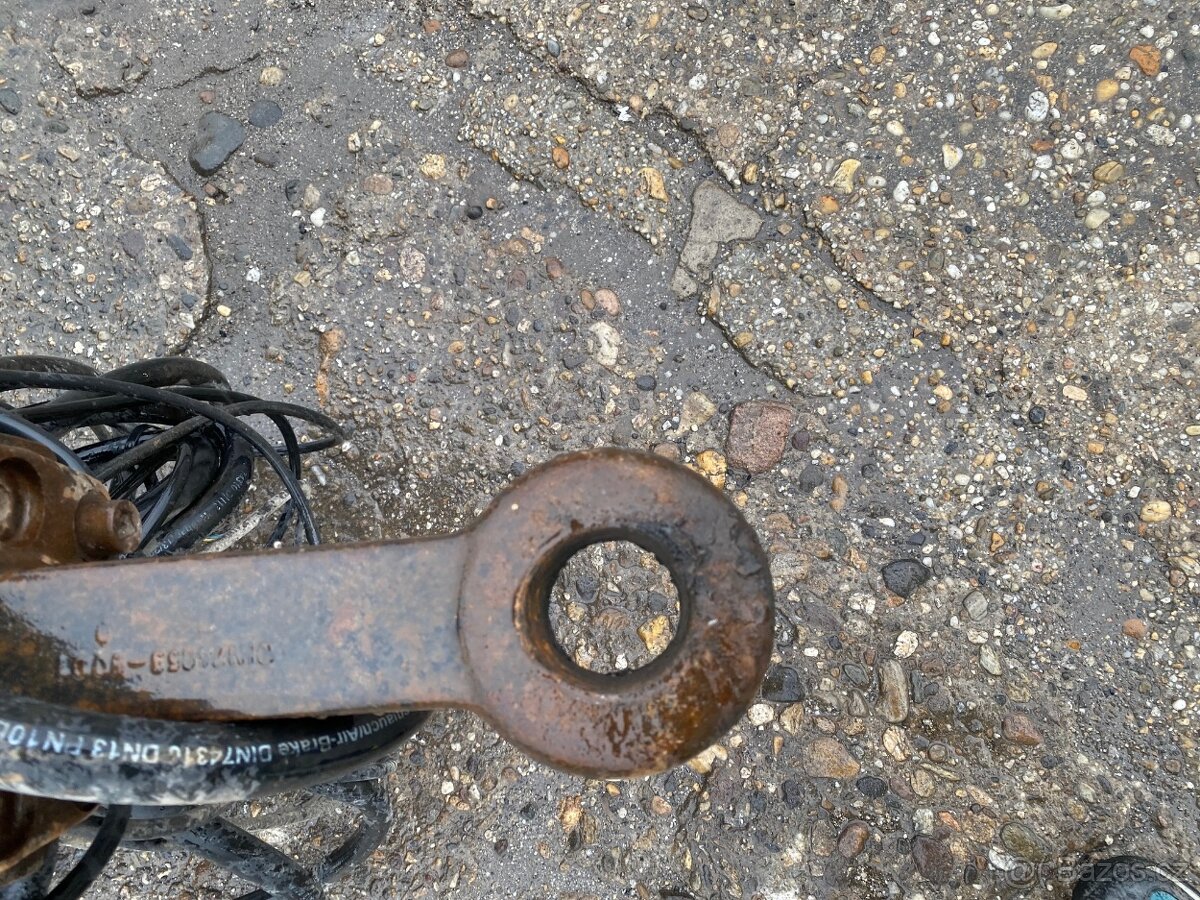 UMIKOV 2004 VIN 009 - 10