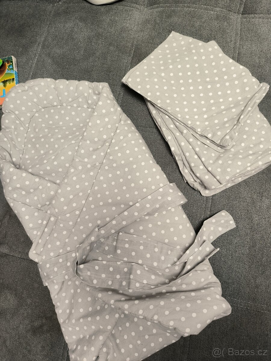 Věci po dětech - houpátko, koš atd. - 10