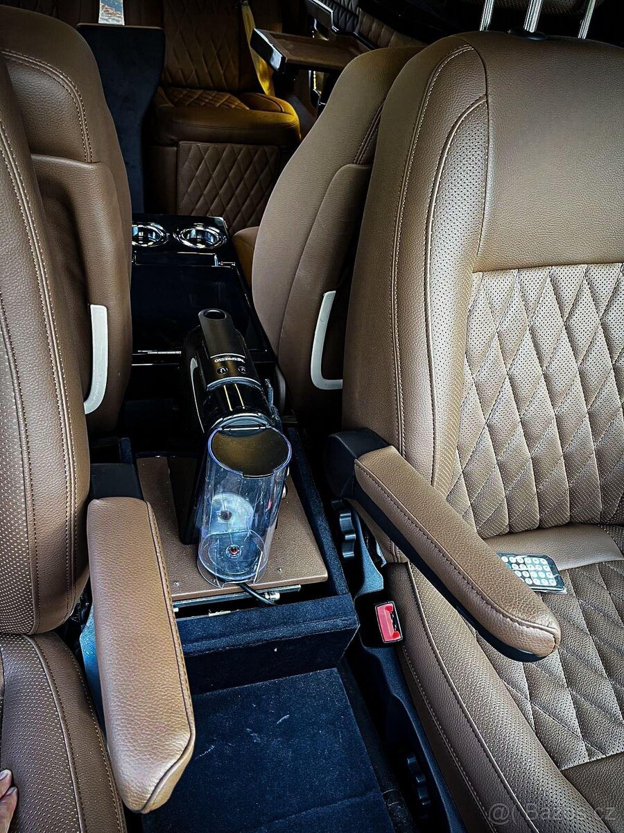 Volkswagen T6 VIP 2.0 TDI - 10