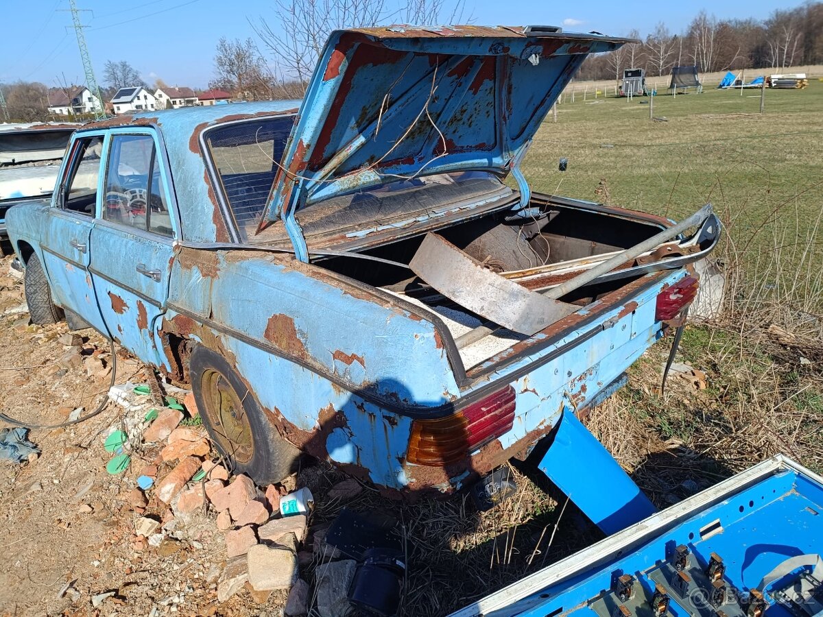 Mercedes-Benz 115 - 10