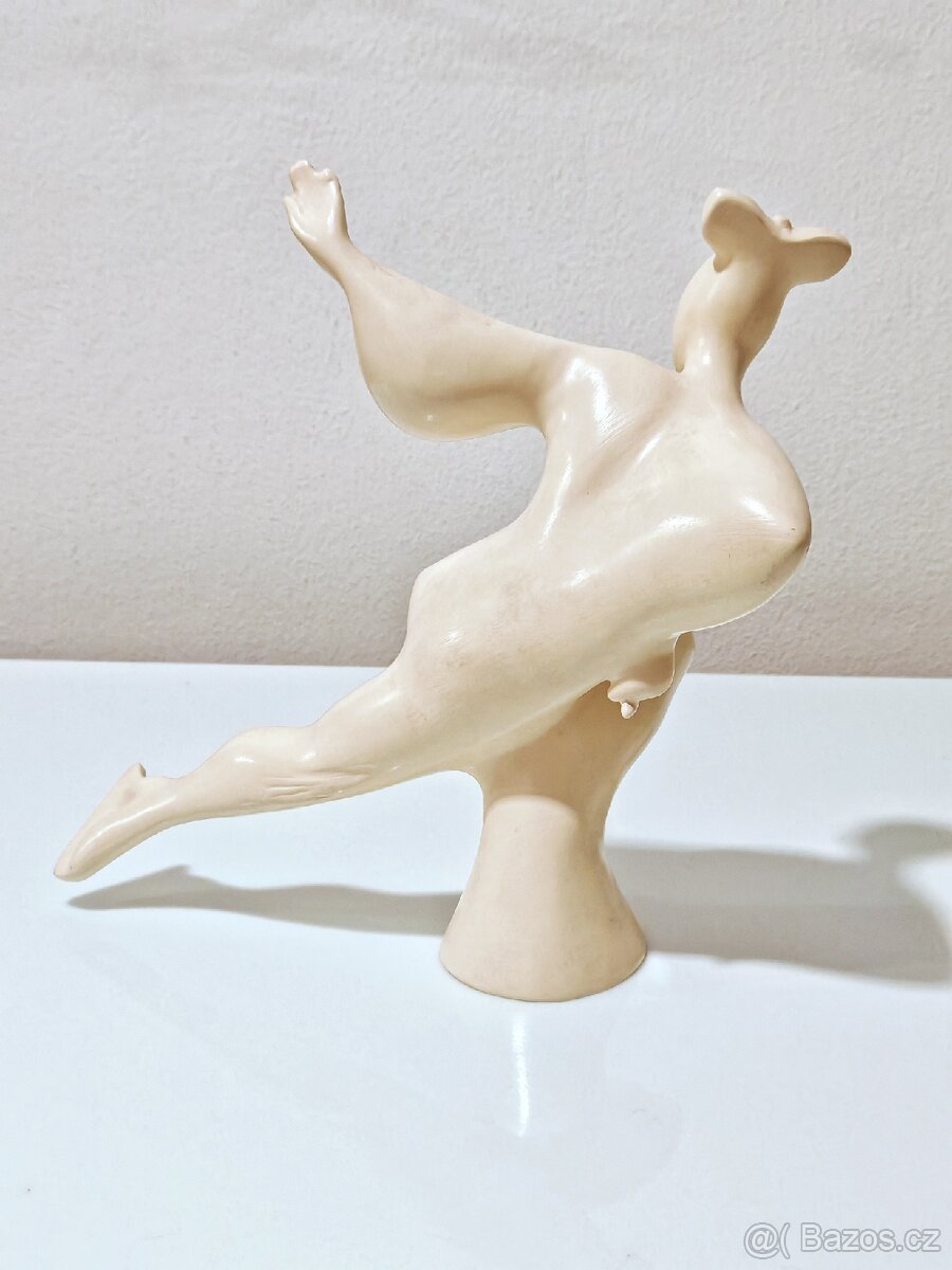 Soška bruslařka - 10