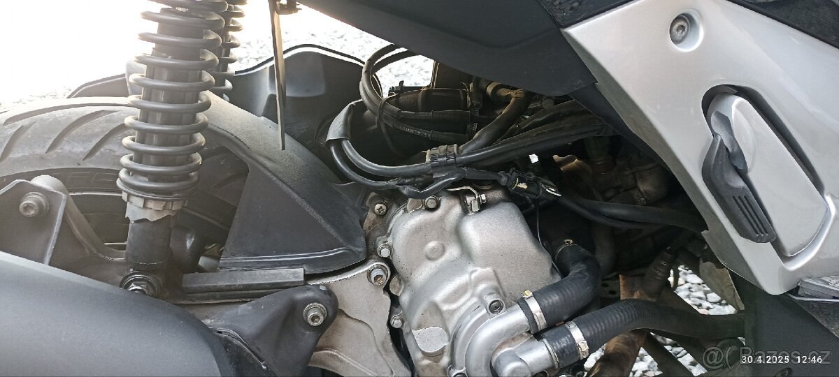 Aprilia SR MAX 300i, r.v.2013 - 10