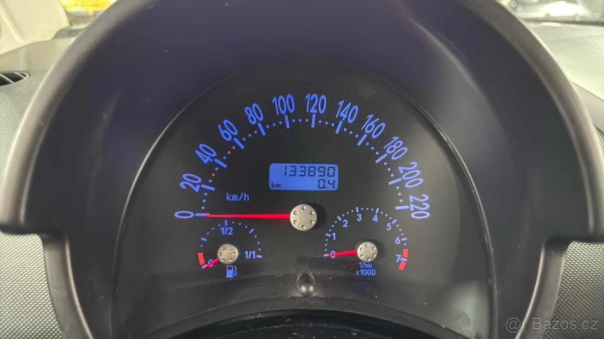 VW NEW BEETLE 2.0 i TOP STAV - 10