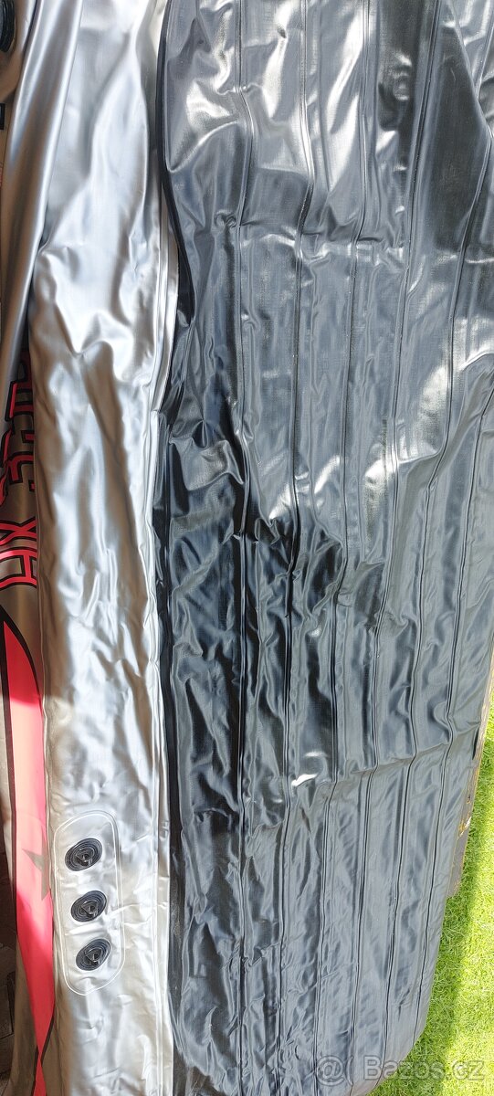 Nafukovací dvoumístný kajak, nosnost 160 kg, jako nový - 10