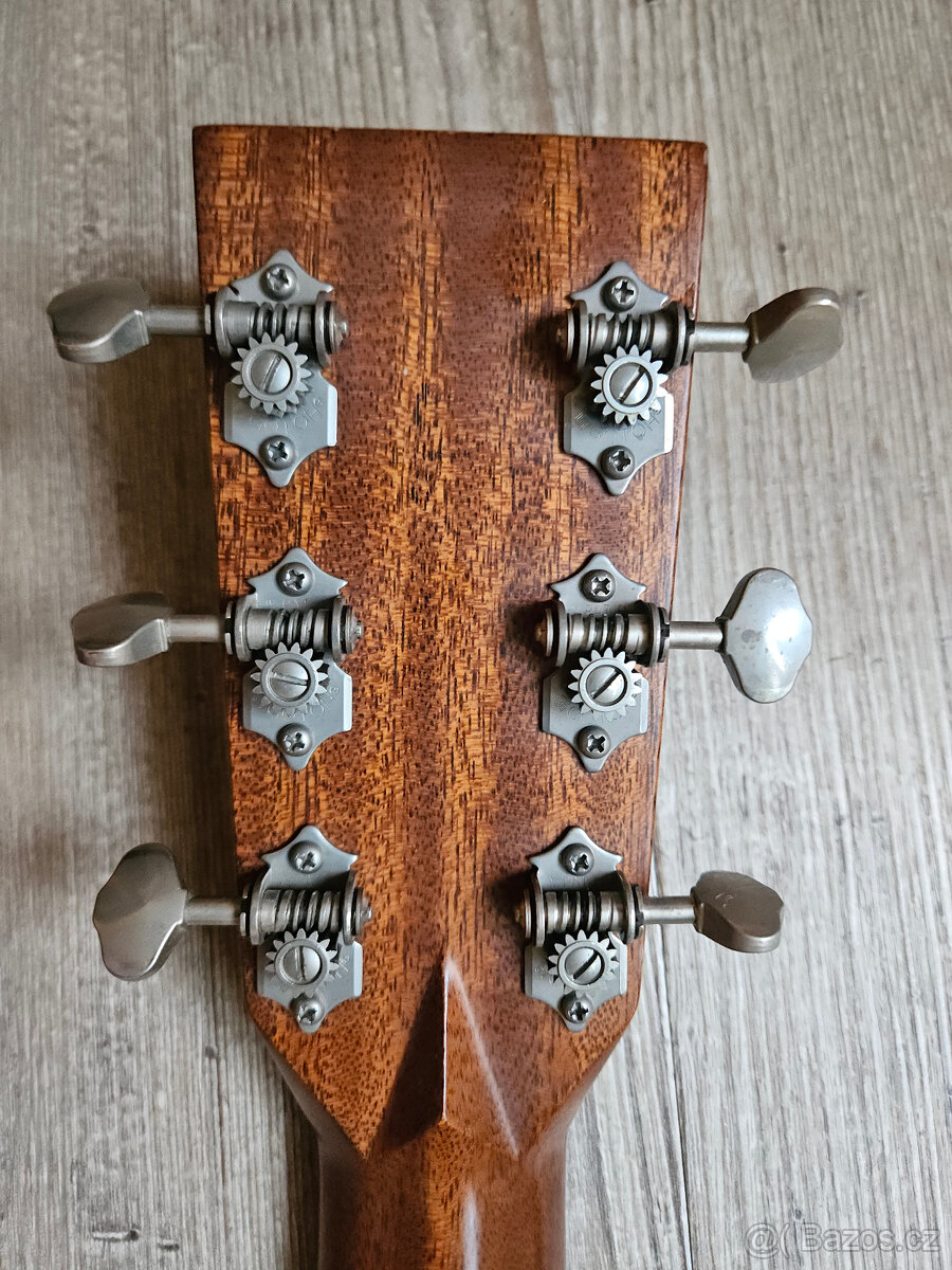 FURCH D-33 SR, na který hraje i M.Leicht z COPu - 10