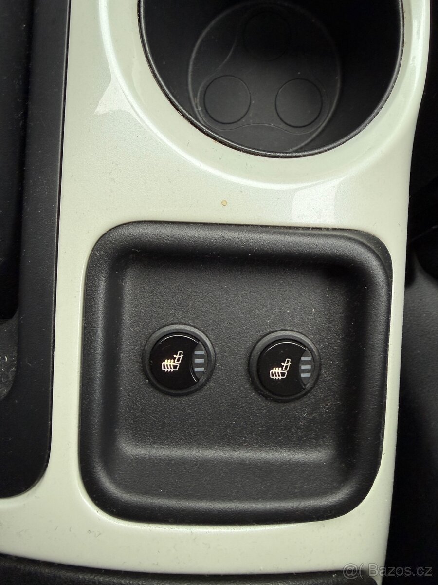 Nissan Juke 1.6 benzin 140kw 2012 - 10