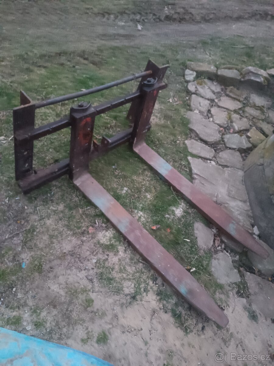 Teleskopický nakladač - 10