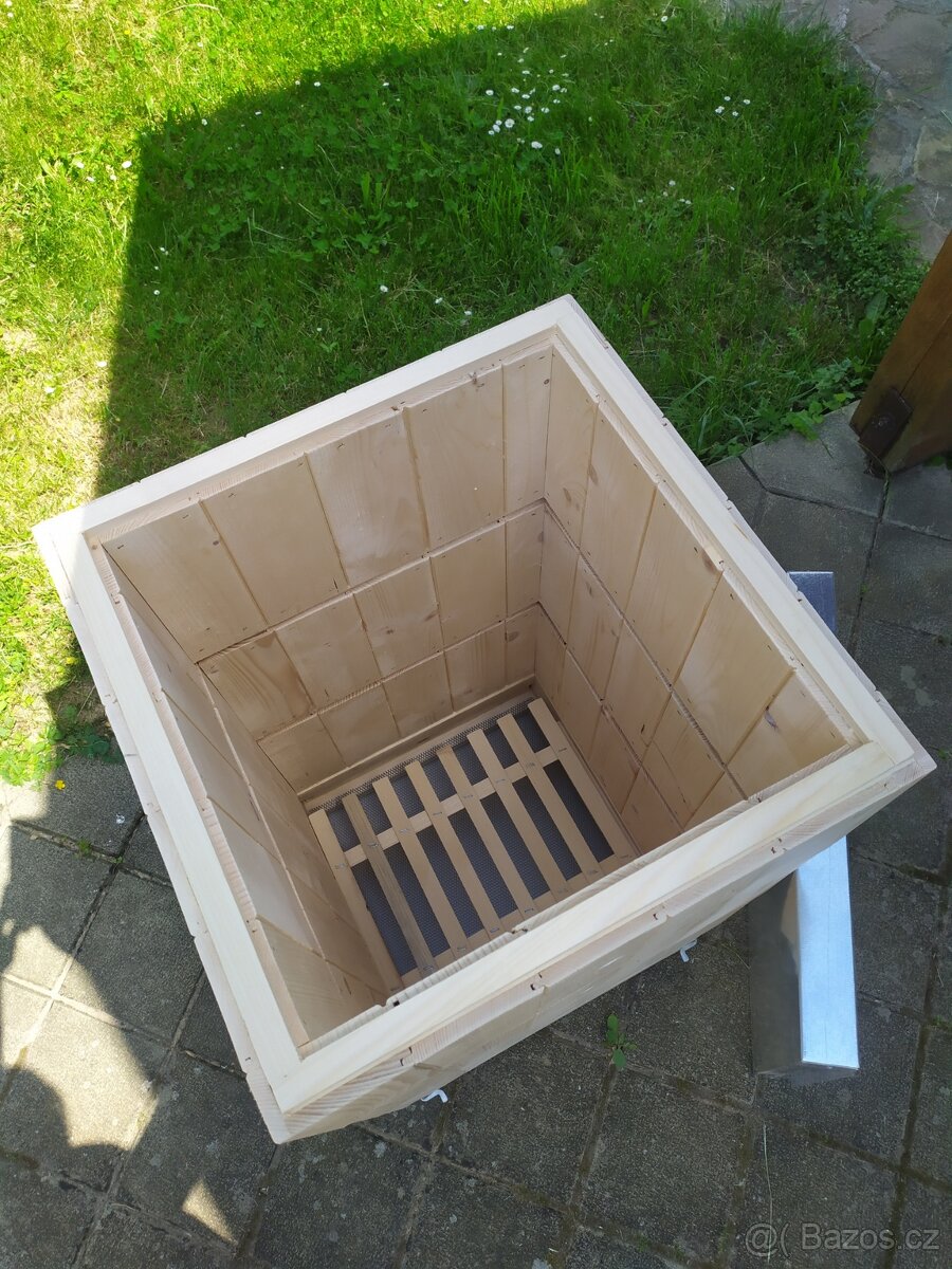 Včelý úly - 10
