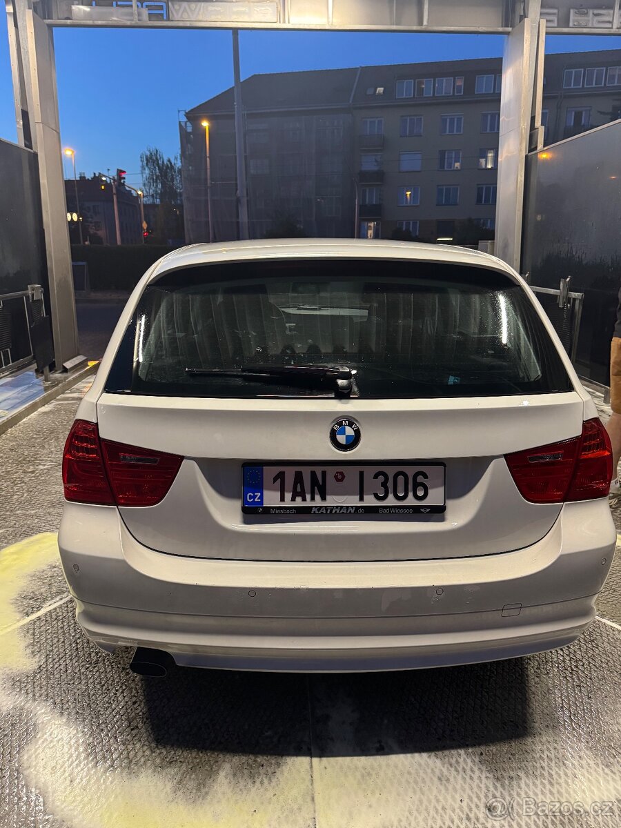 BMW e91 318i - 10