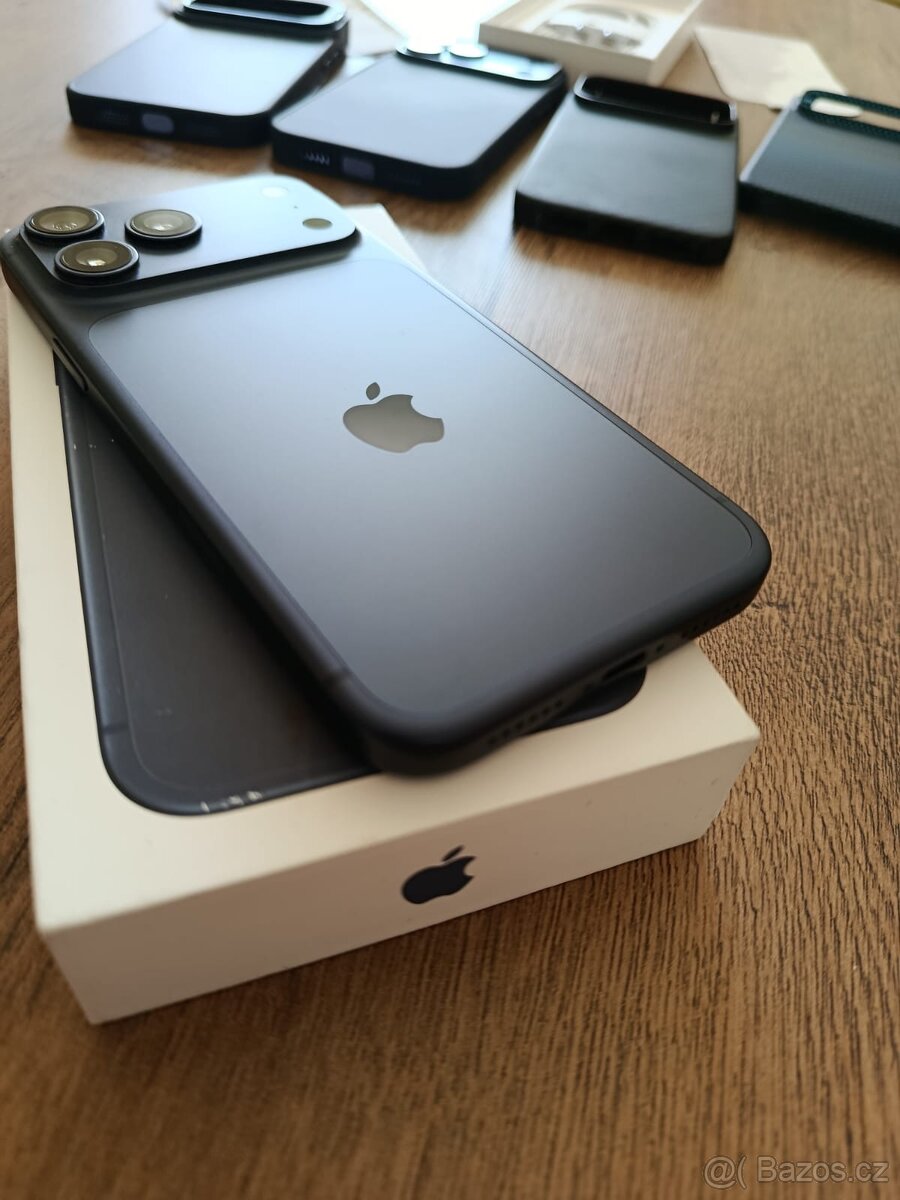 Apple iphone 17 Pro Max 256gb Modry - 10