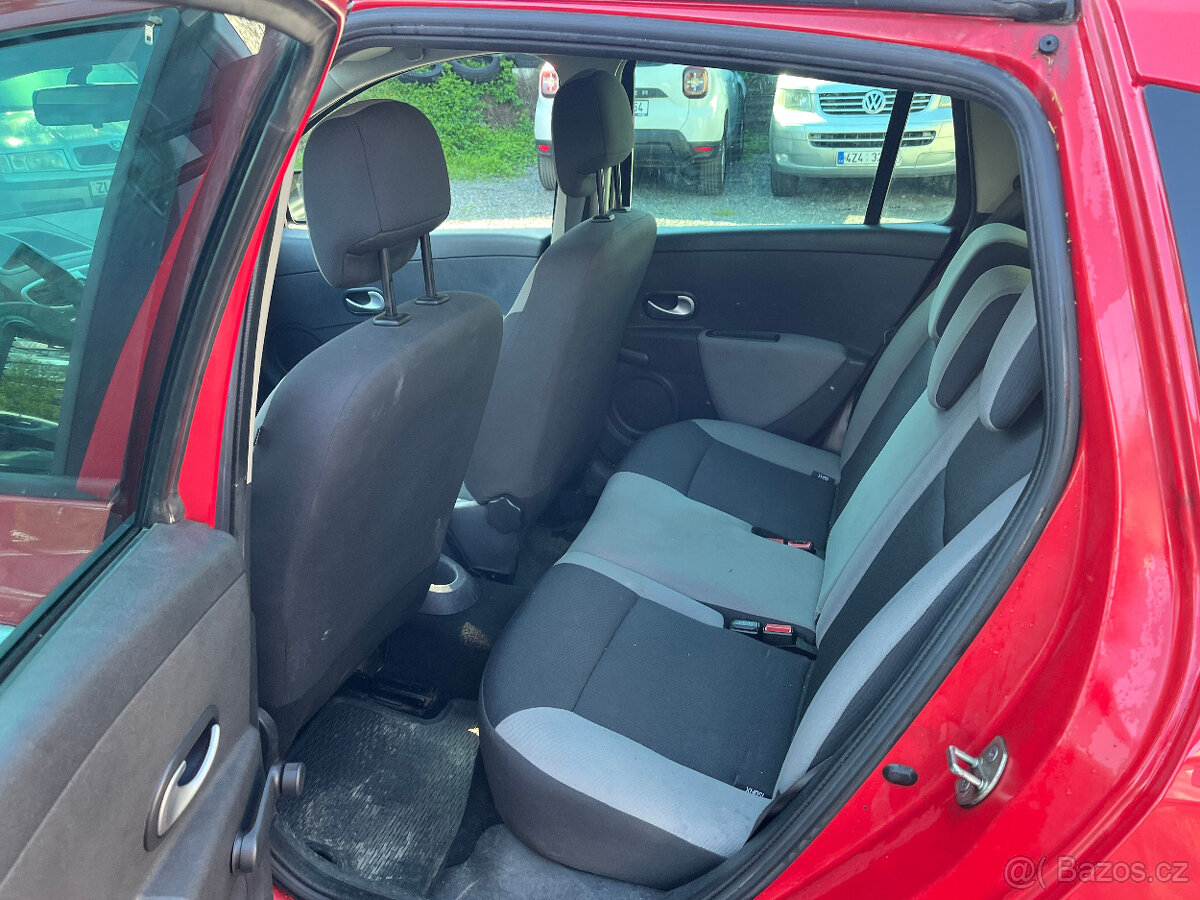 RENAULT CLIO 1,2 i 55Kw 1.MAJITEL, ČR - 10
