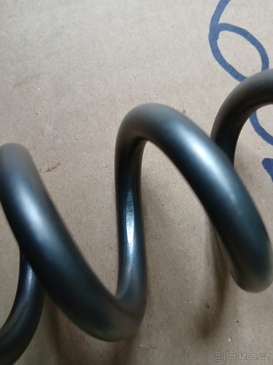 Titanová pružina MANITOU - 10