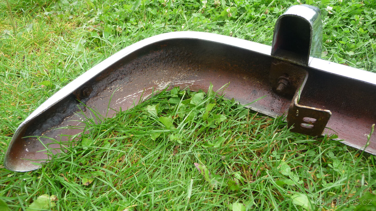 Zadní nárazník Volha GAZ 24 - 10