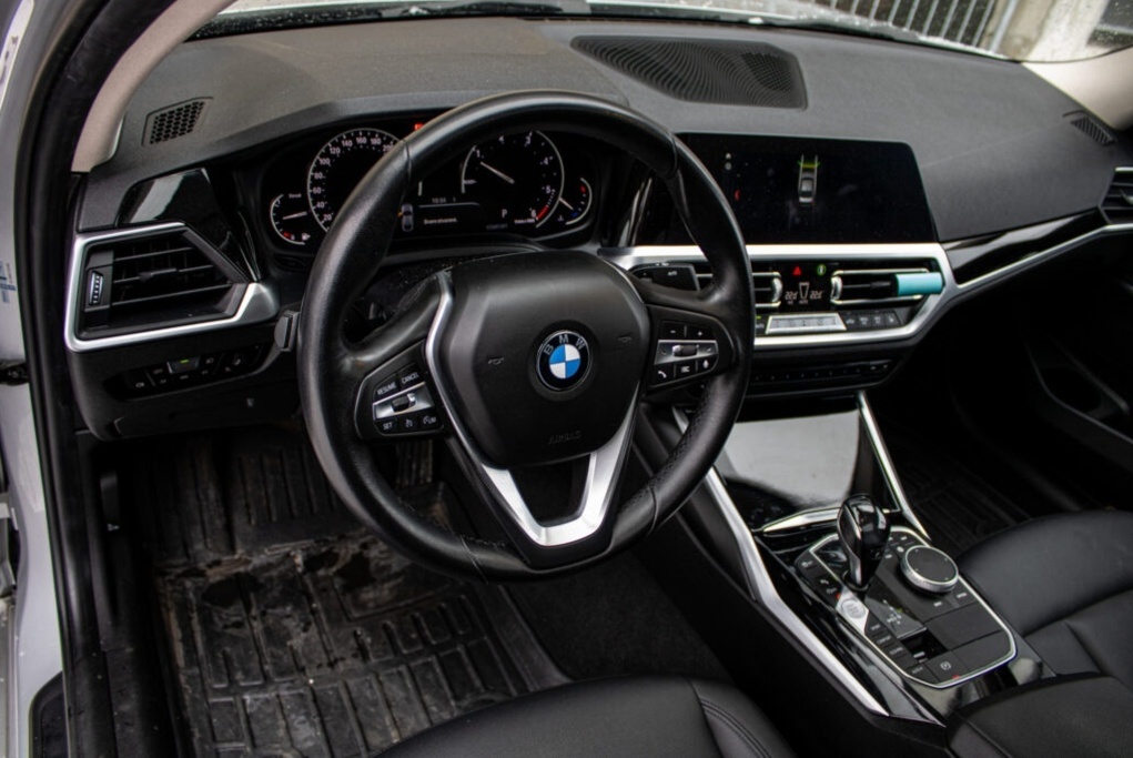 BMW Rad 3 320d Advantage A/T RWD - 10