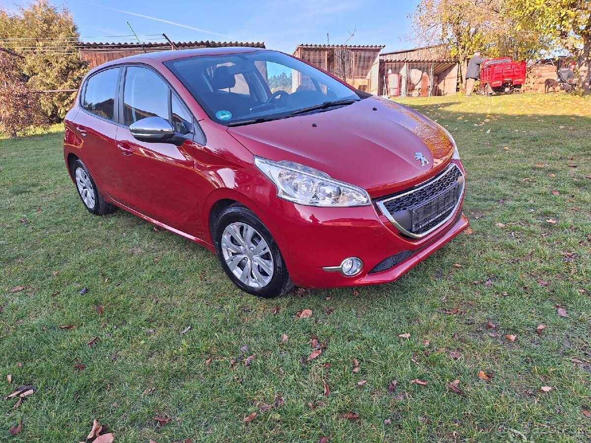 Peugeot 208 1.2 60 - 10