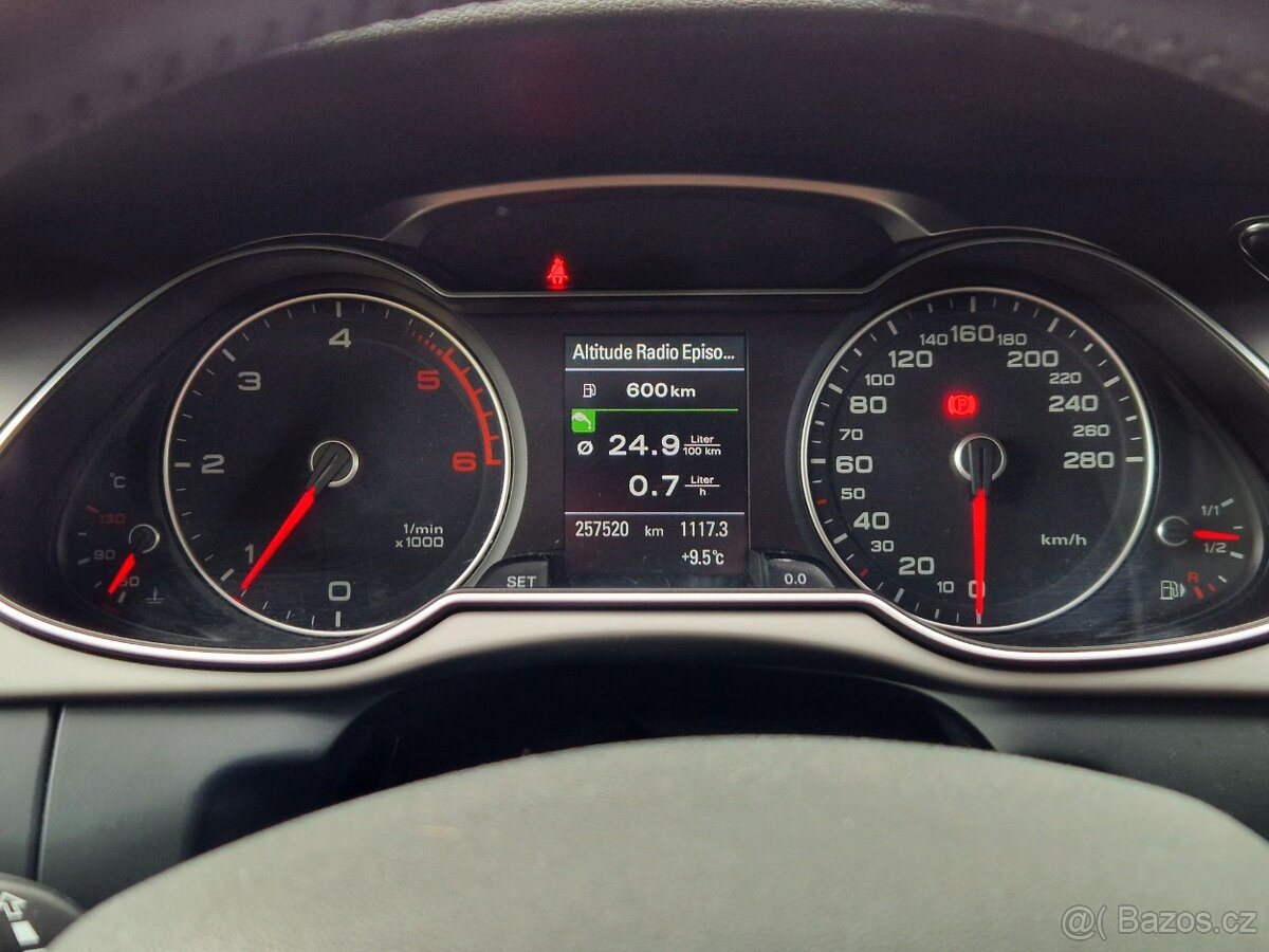 Audi A4 B8 facelift, 2013, 2.0 120 kW, manuál, bi-xenon - 10