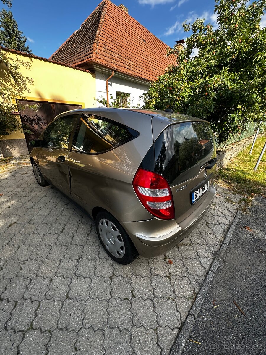 Mercedes Benz A200 - 10