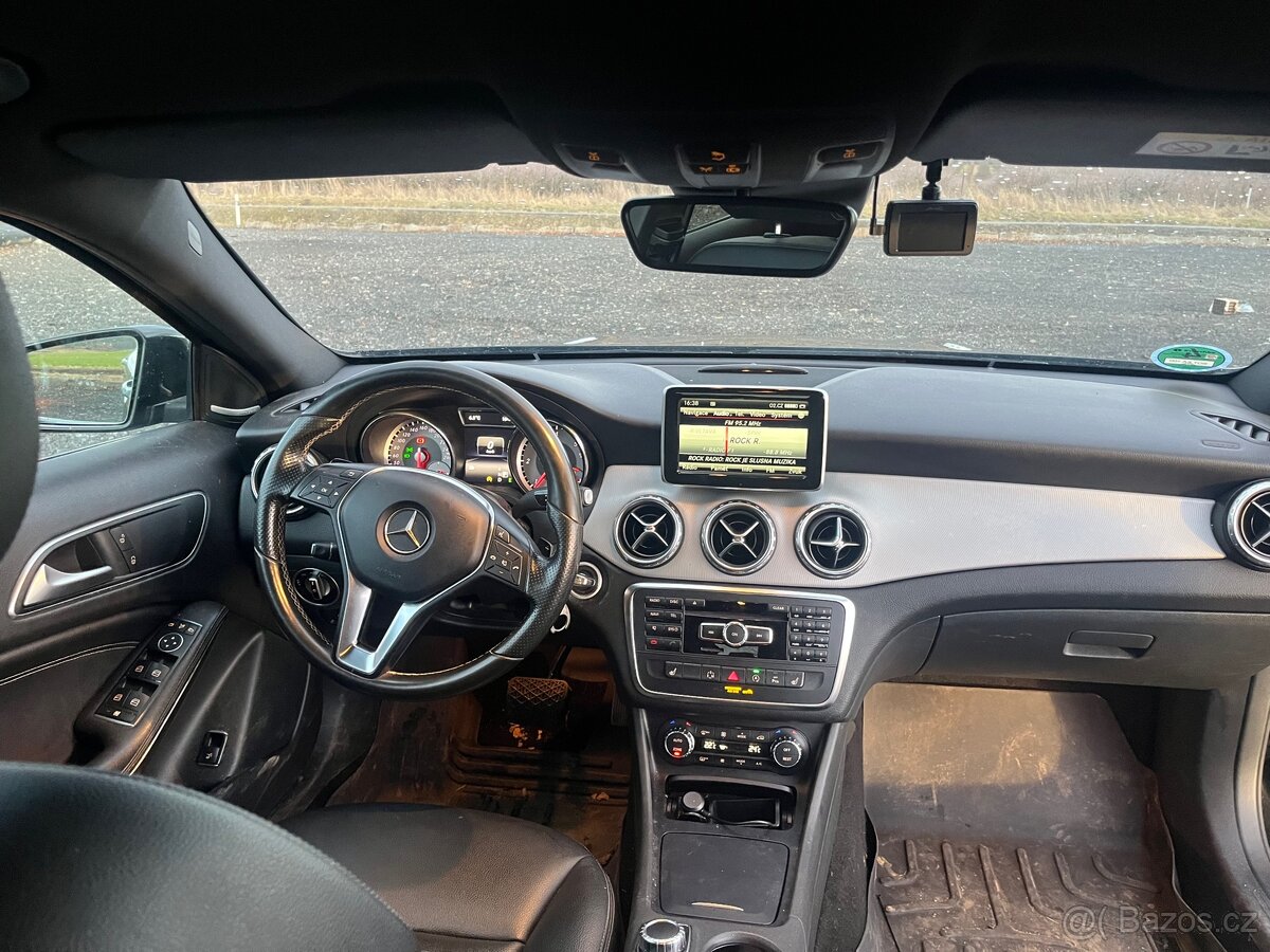 Mercedes GLA 220d - 10