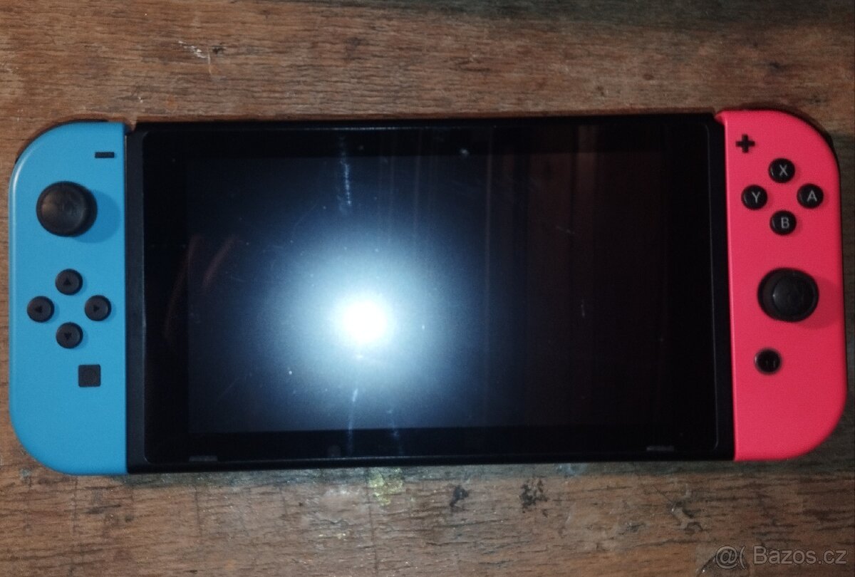 Nintendo switch + další doplňky - 10