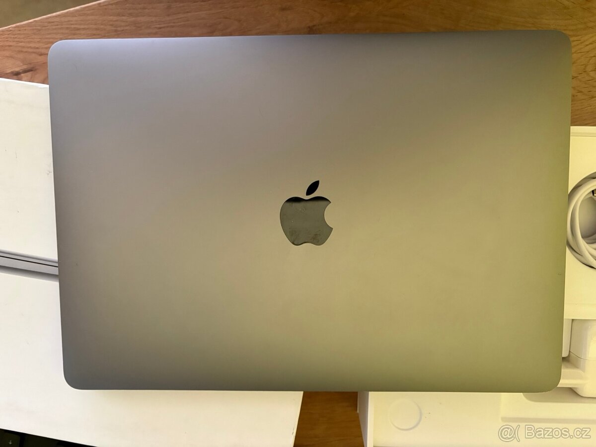 Macbook Air 13" M1 8 GB RAM | 256 SSD | TOP stav - 10