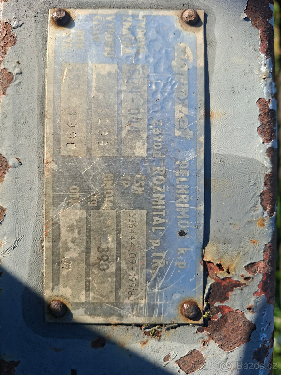 Prodám Zetor 5611 s příslušenstvím - 10