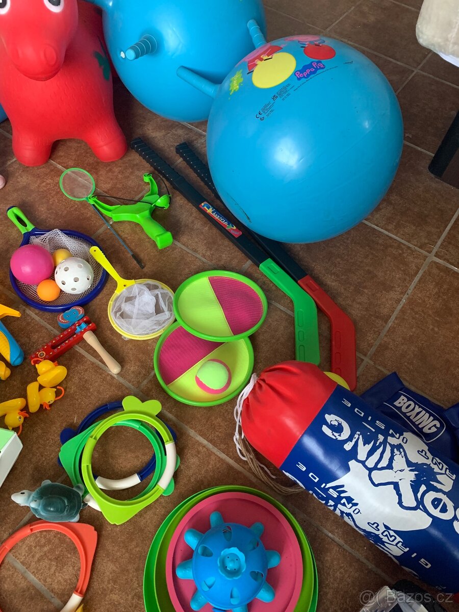 Hromada hraček - prodej komplet, osobní odběr - 10