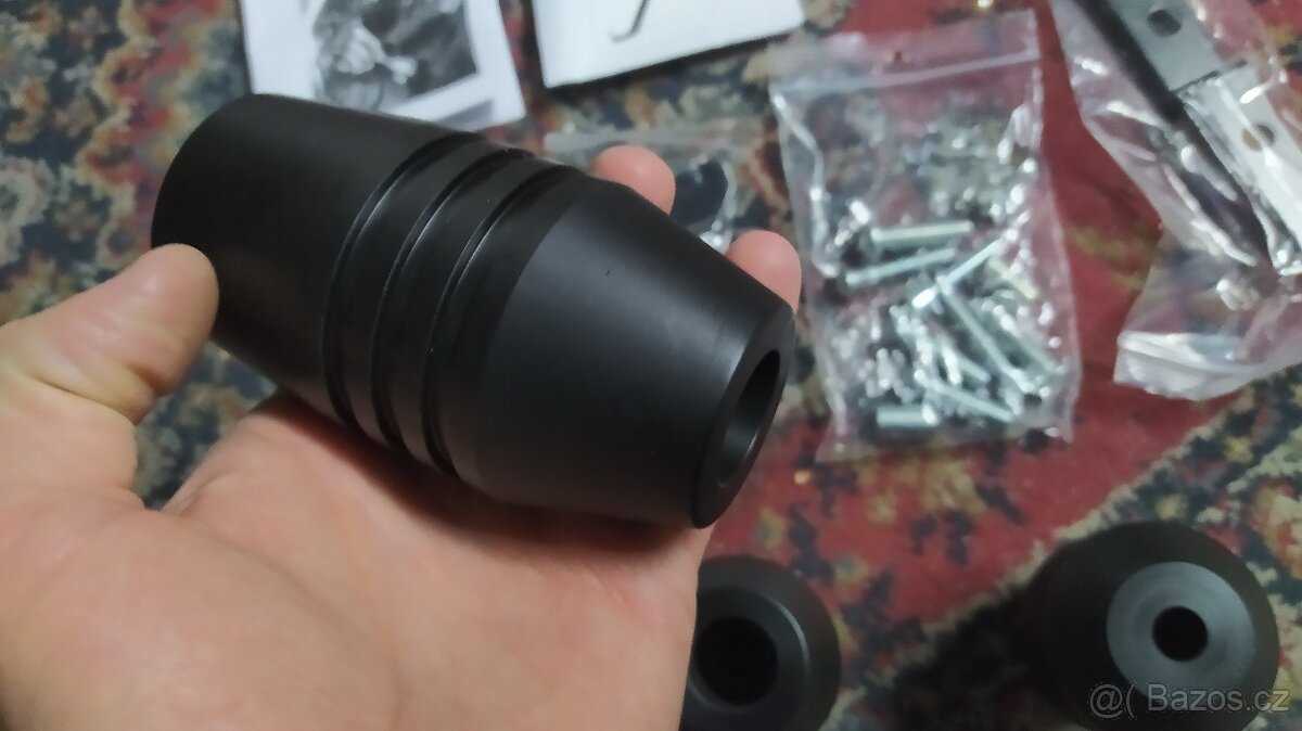 Yamaha MT 07 padací protektory originál - 10