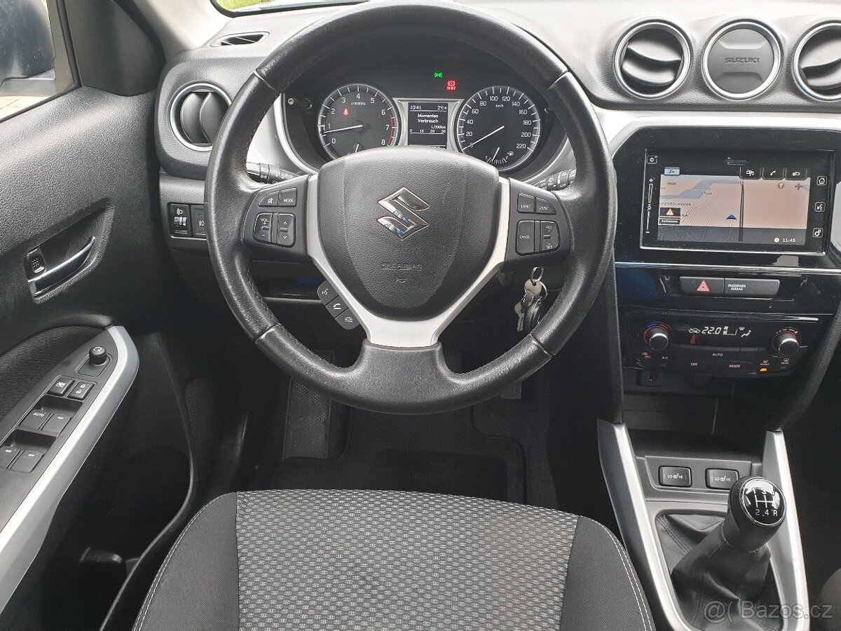 Suzuki Vitara 1.6i 88KW NAVI KAMERA Servis SUZUKI - 10