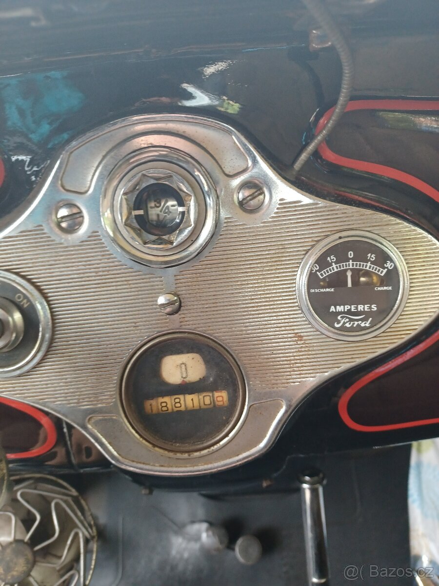 Ford Model A Tudor rok 1930 - 10