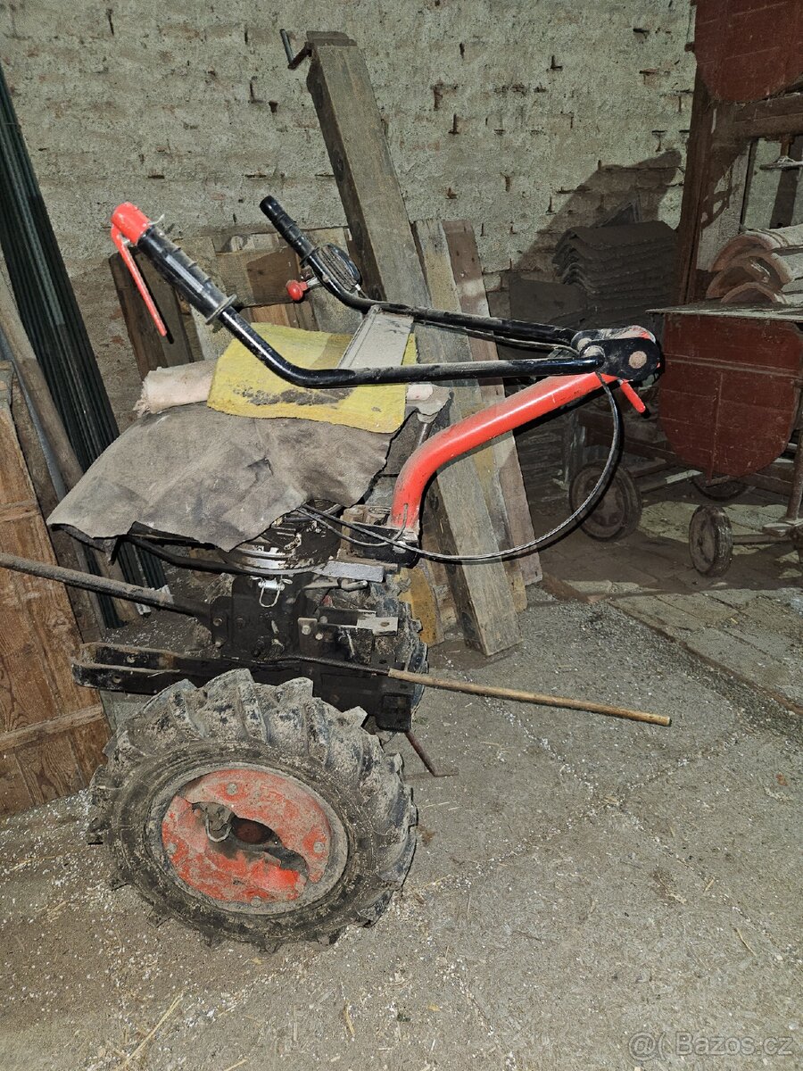 Zahradní traktůrek TERRA VARI - 10