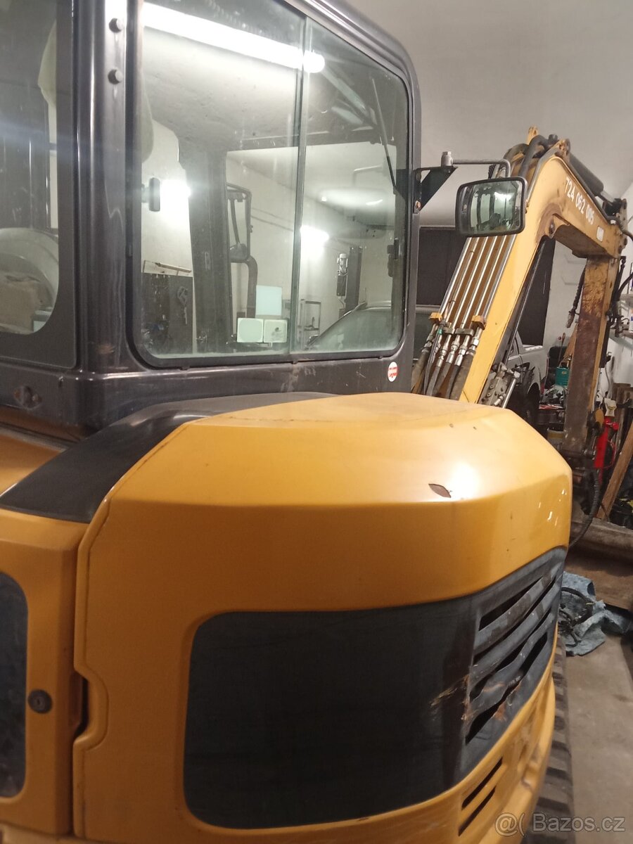 Bagr CAT 305C - 10