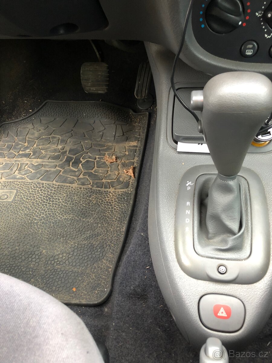 Renault clio 1.6i automat, nová Stk121tis. km - 10