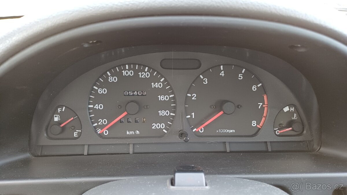 Suzuki Swift, r.v. 10/2003, 1.0 benzin, STK+emise 11/2026 - 10