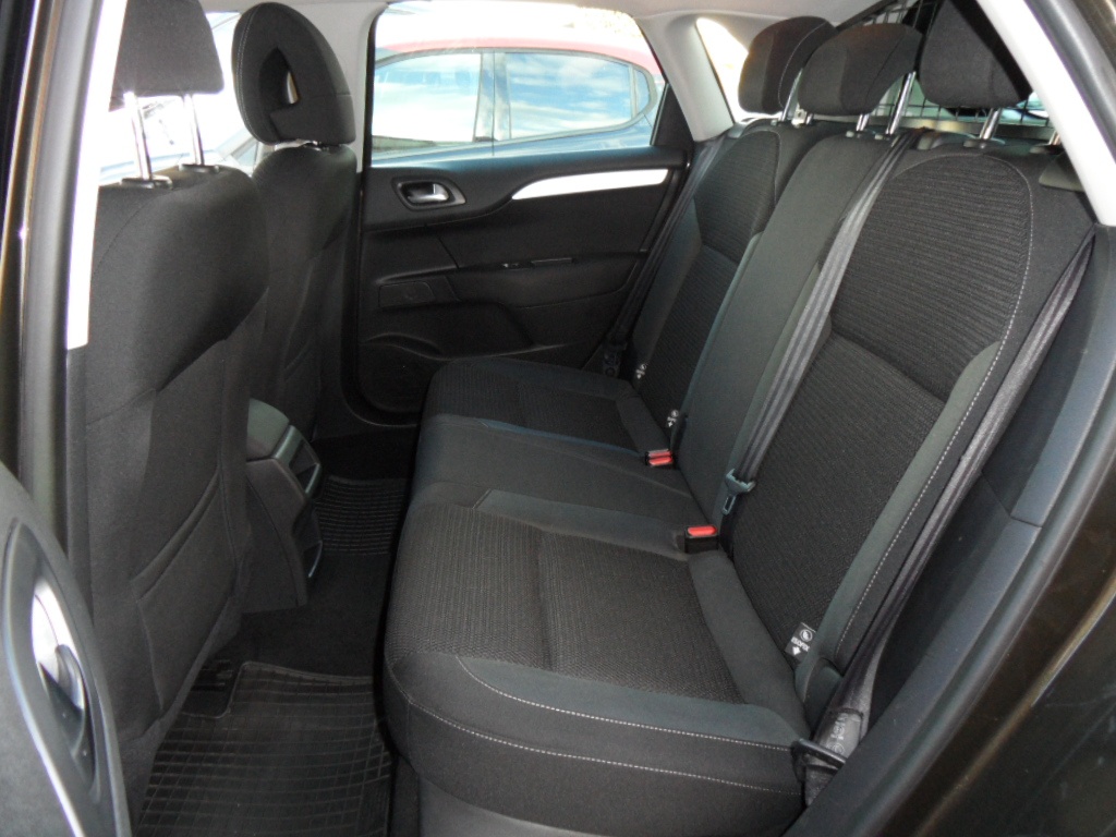 Citroen C4 1.6 HDi,66kw,1.maj.zak v ČR,naj.114000km - 10