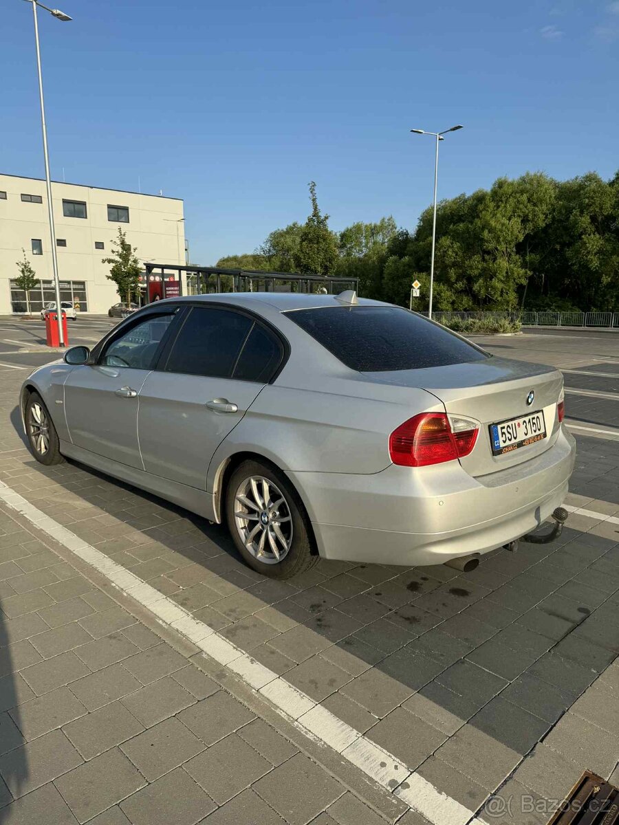 BMW 320i - E90 - 10