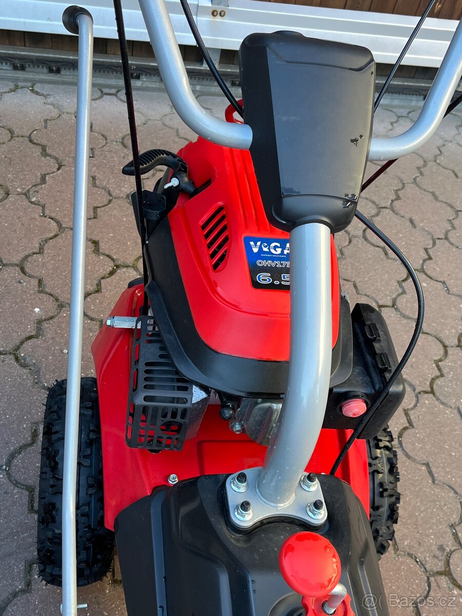 Motorový rotační kartáč - zametač VeGA S1000V - 10